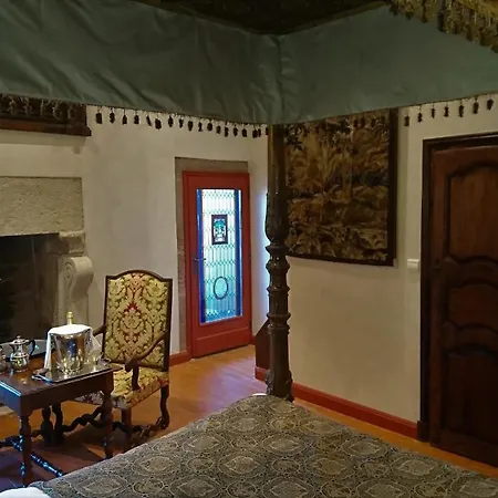 Chateau La Servayrie - D'hotes Bed & Breakfast