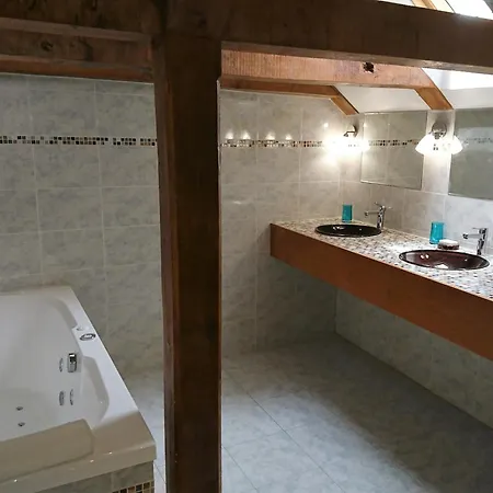 Chateau La Servayrie - D'hotes Bed and breakfast