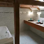 Chateau La Servayrie - D'hotes Bed & Breakfast